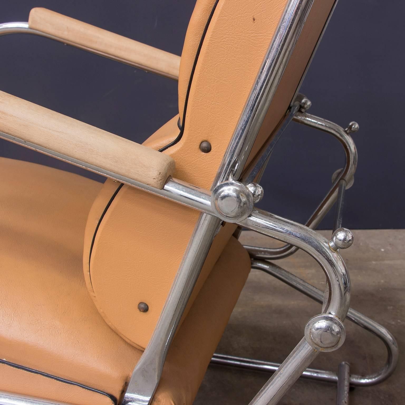 Adjustable Tubular Easy Chair In Original Leather + Wooden Armrests, Circa 1930 photo vintage