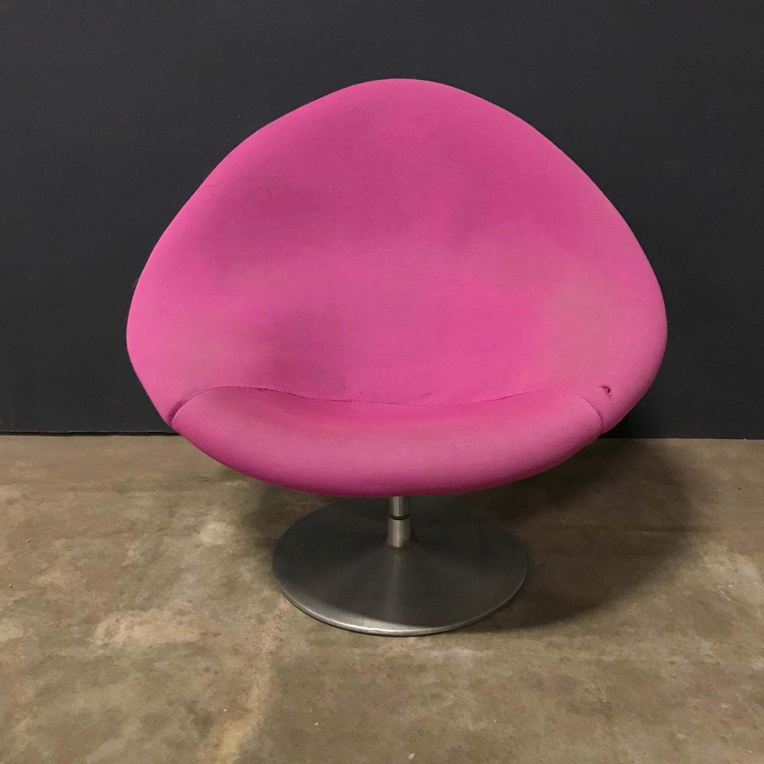 photo for sale 1959, Pierre Paulin For Artifort, Early Globe Chair In Pink Fabric
