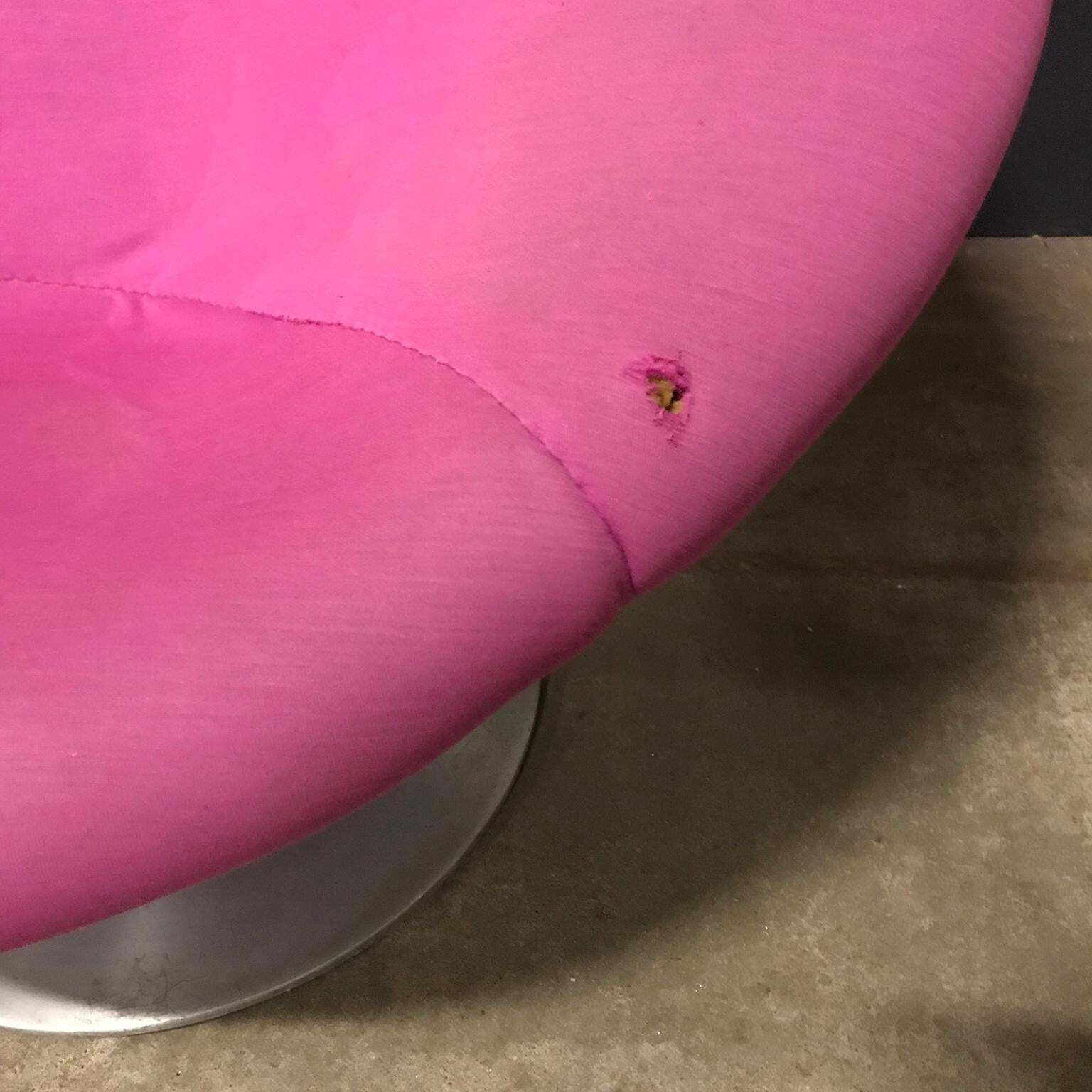 Furniture 1959, Pierre Paulin For Artifort, Early Globe Chair In Pink Fabric photo