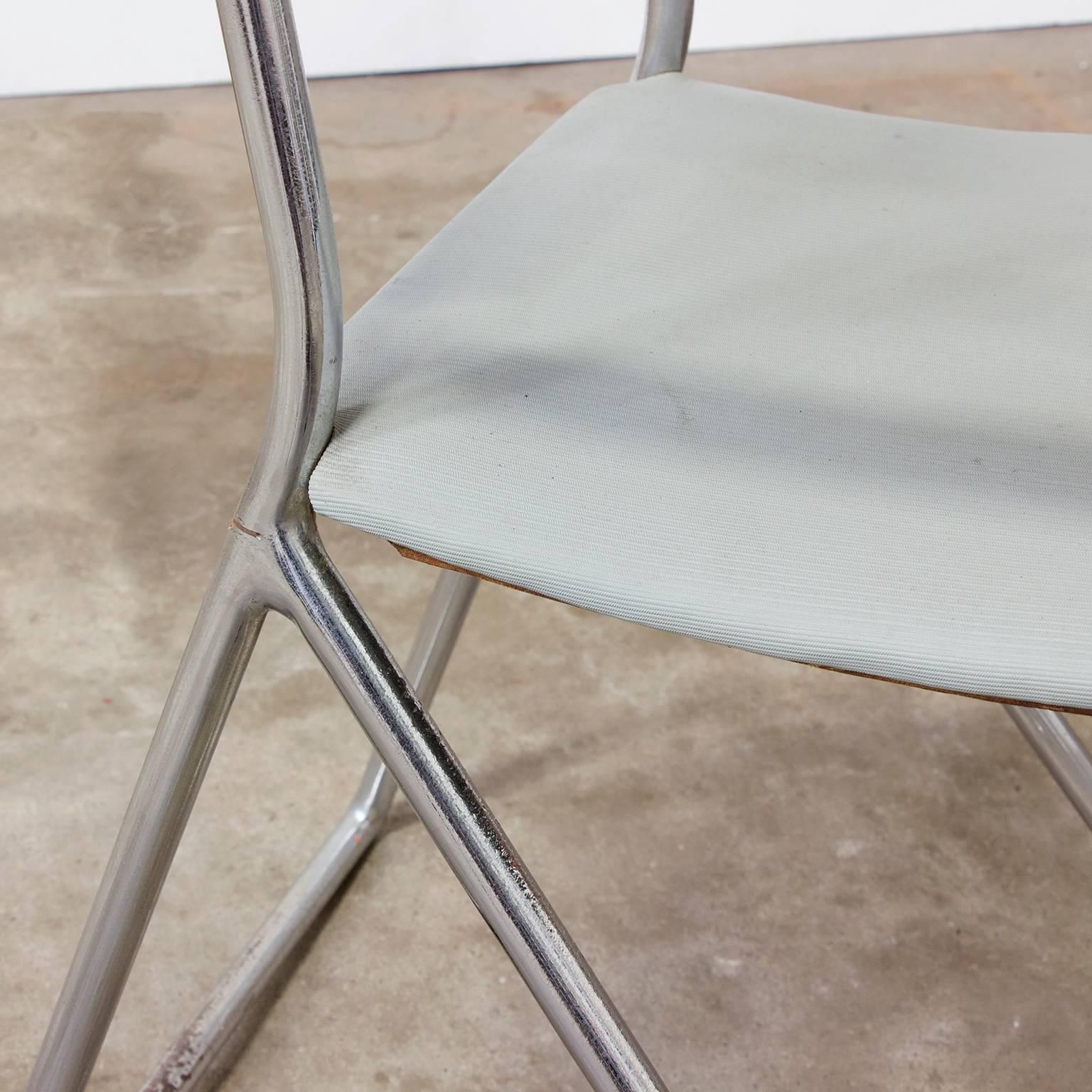 photo furniture 1932, Cor Alons, Hairpin Seat In Chrome And Grey Vinyl