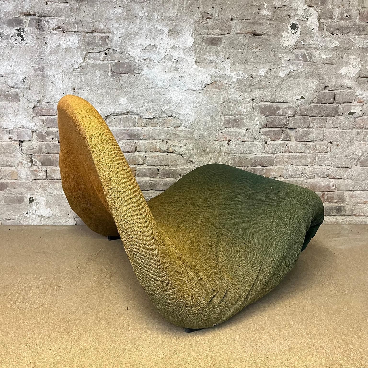 1967, Tongue By Pierre Paulin By Artifort In Orange Green Upholstery photo for sale