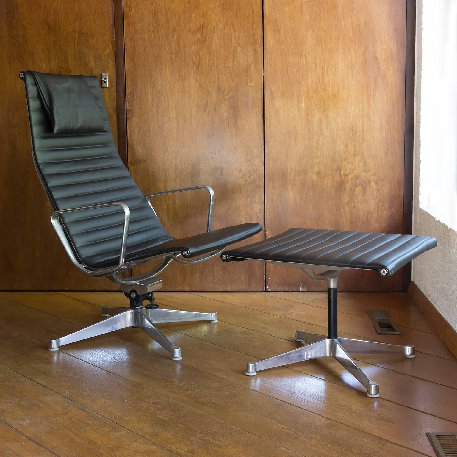 1958, Ray & Charles Eames For Herman Miller, Lounge Chair Ea 124 + Ea 125 photo furniture