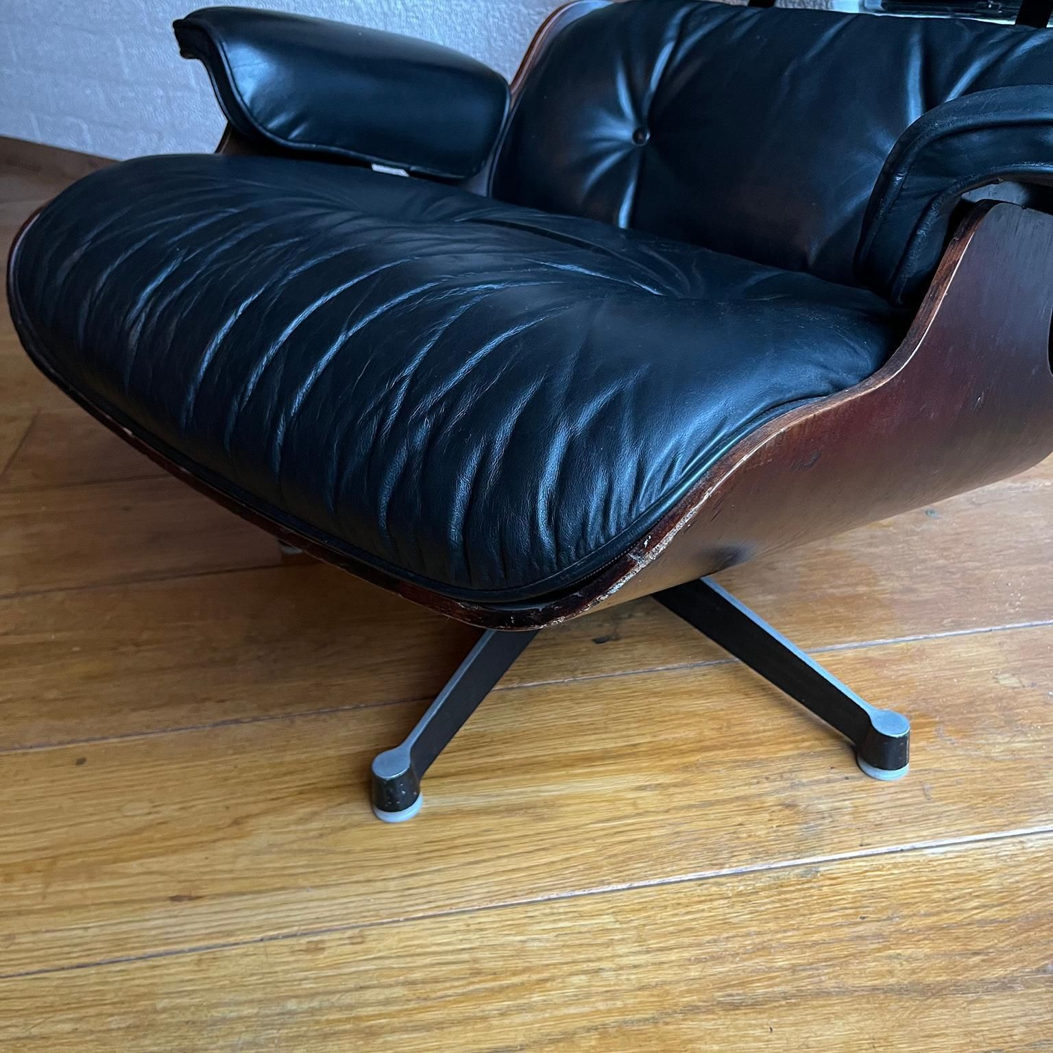 Furniture 1956, Ray & Charles Eames, Miller, 1st Version Lounge Chair 1956, Ottoman 1966 photo