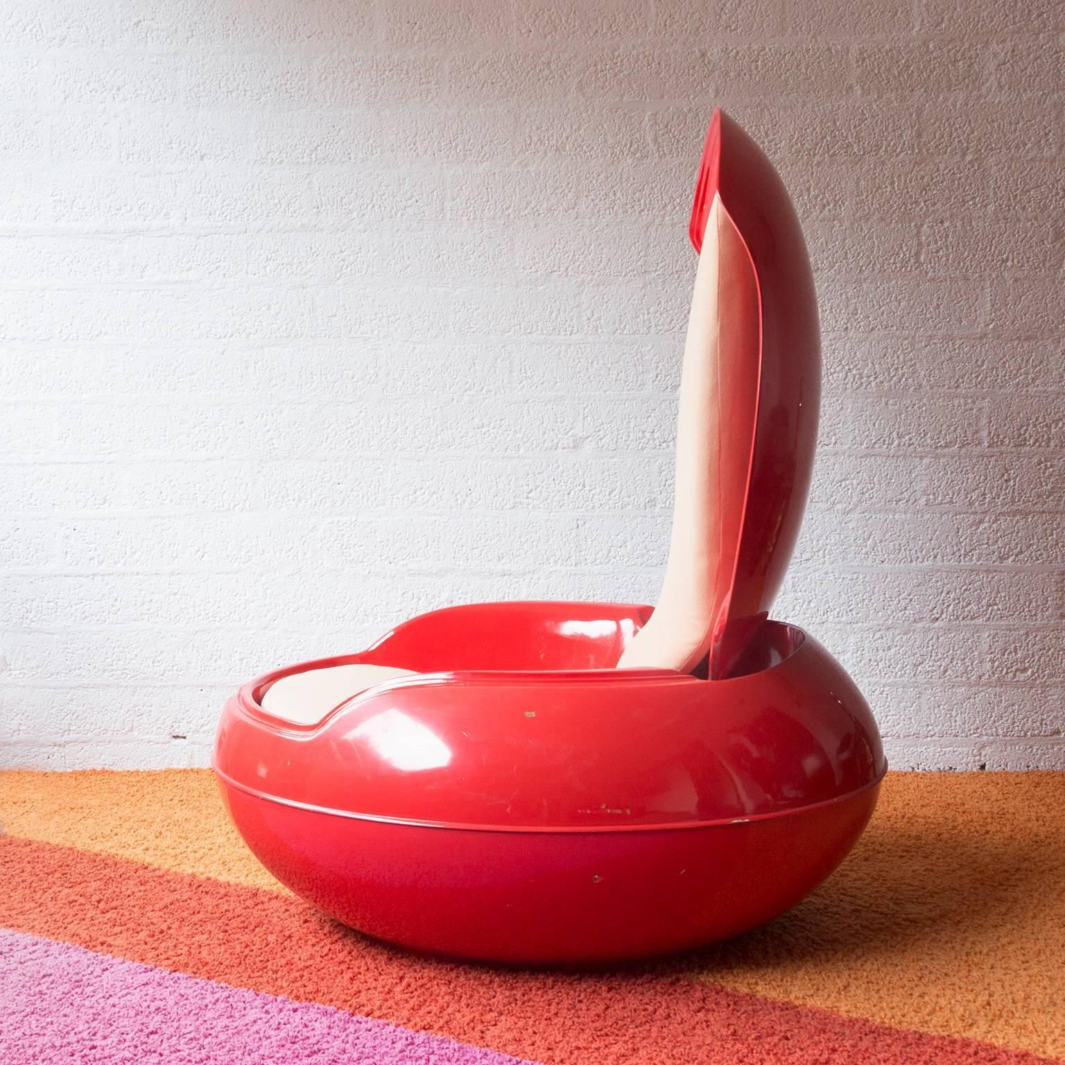 Peter Ghyczy For Ghyczy Design, Red Garden Egg Or Senftenberg Egg, 1968 photo for sale