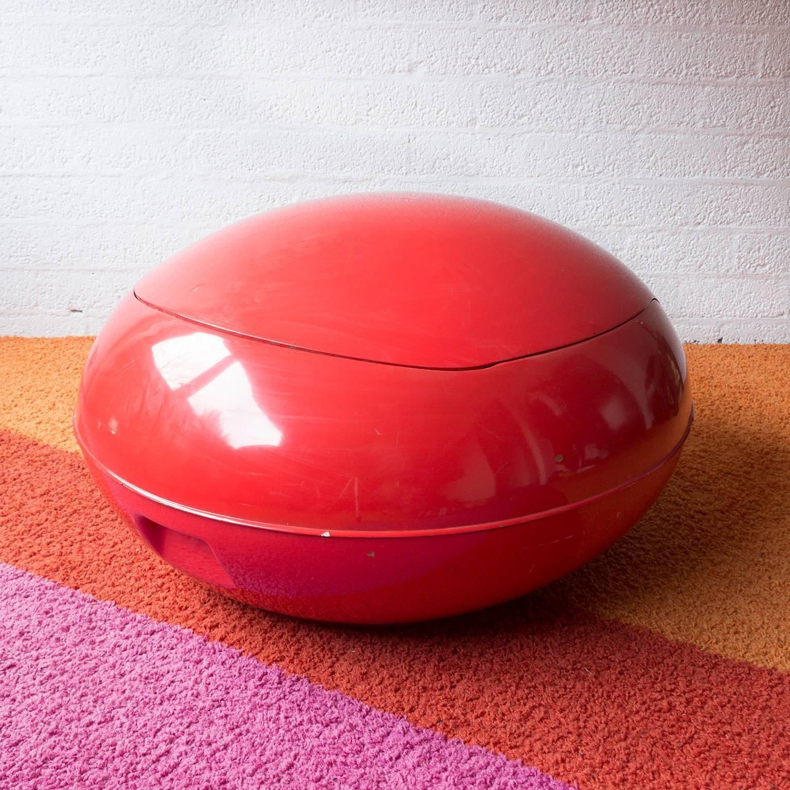 Peter Ghyczy For Ghyczy Design, Red Garden Egg Or Senftenberg Egg, 1968 photo vintage