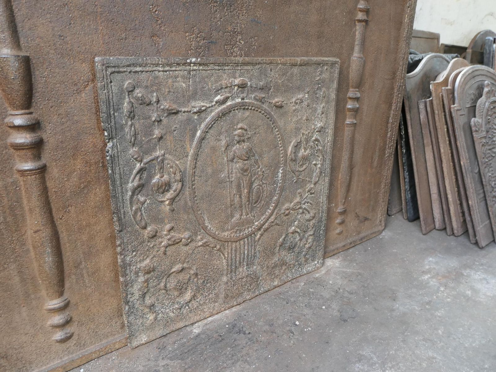 photo vinterior Antique French Neoclassical 'Minerva' Fireback / Backsplash, 18th 19th Century