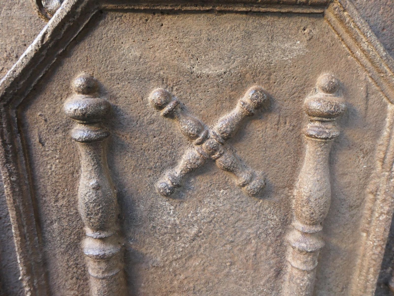 French Louis XIV 'Pillars With Saint Andrew's Cross' Fireback / Backsplash photo Home Fixtures