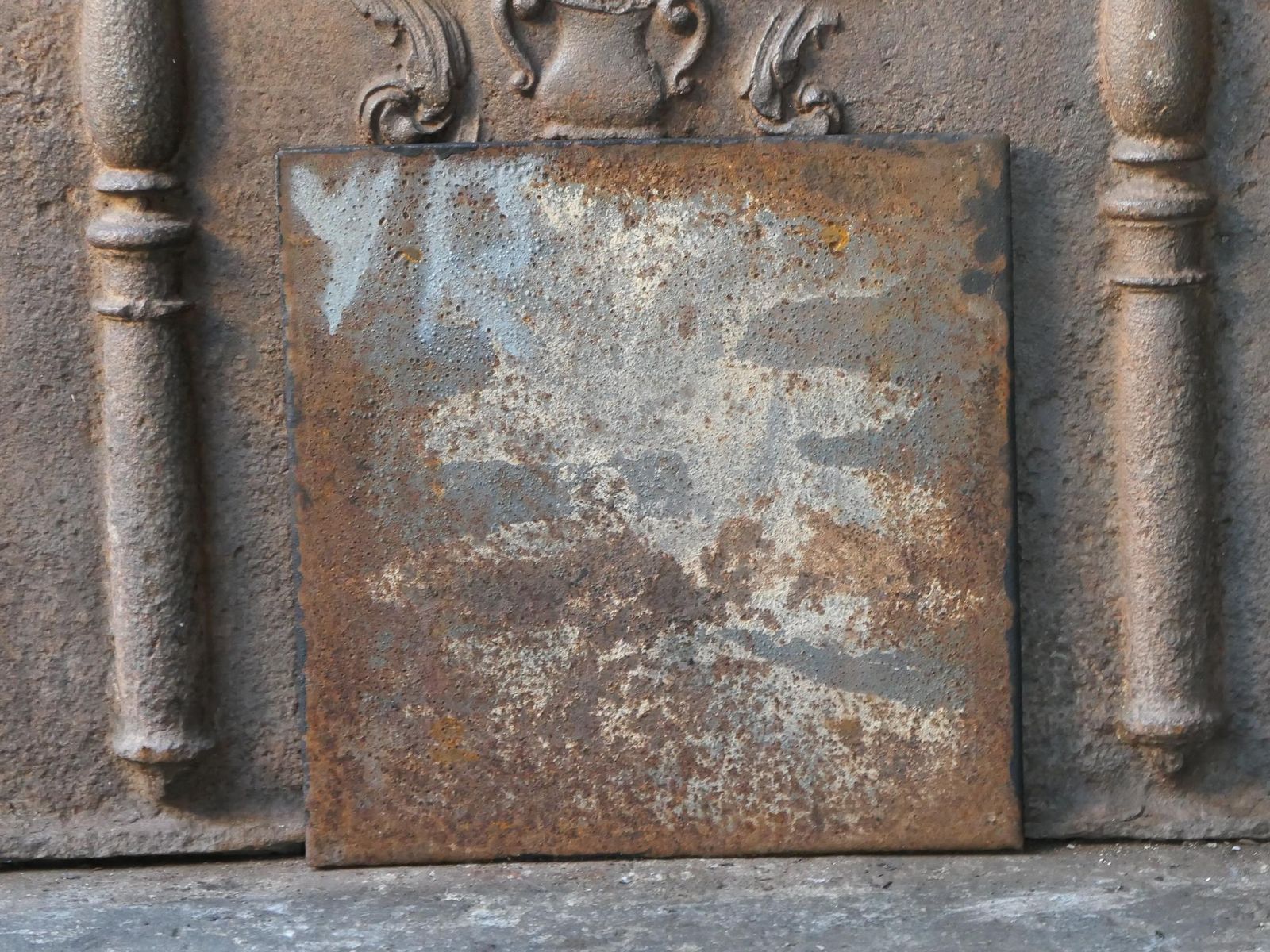 photo furniture Antique French Neoclassical 'Pillars Of Freedom' Fireback / Backsplash