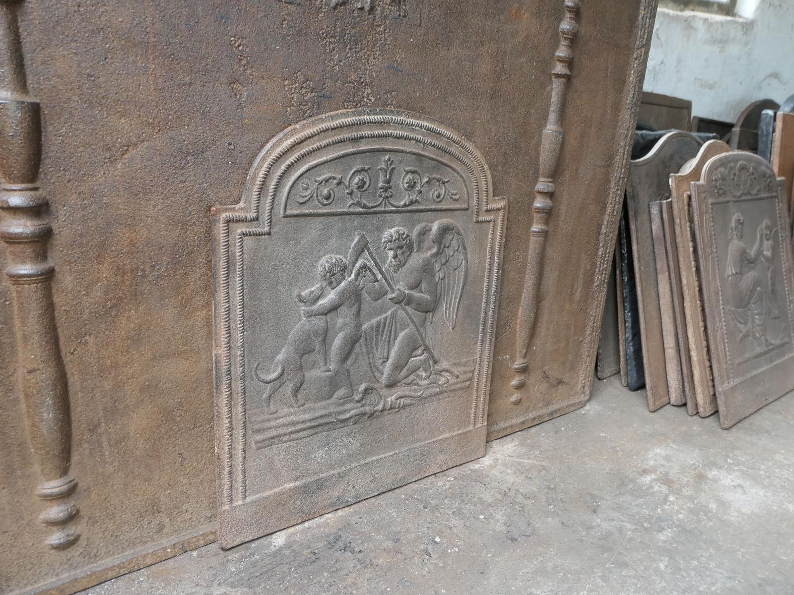 photo vinterior 18th 19th Century French 'The Time' Fireback / Backsplash