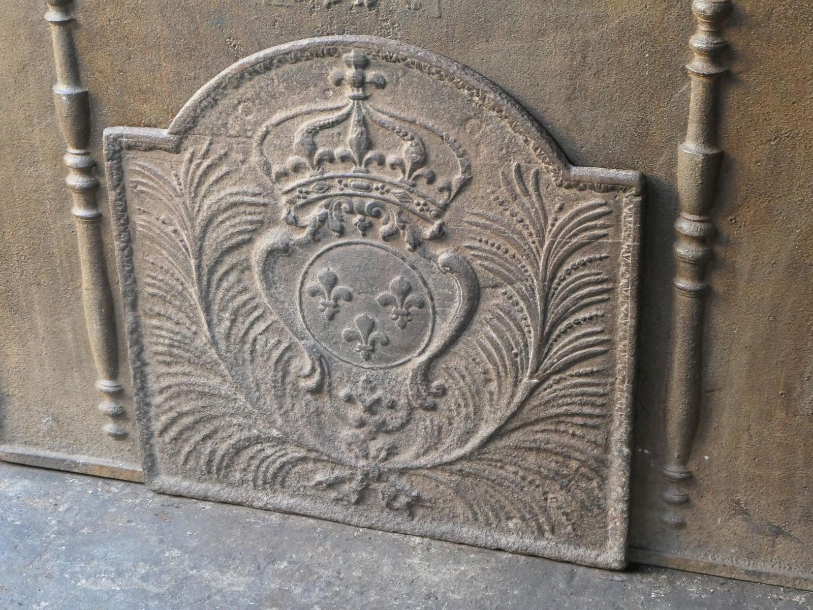 18th Century French Louis XV 'Arms Of France' Fireback / Backsplash photo vinterior