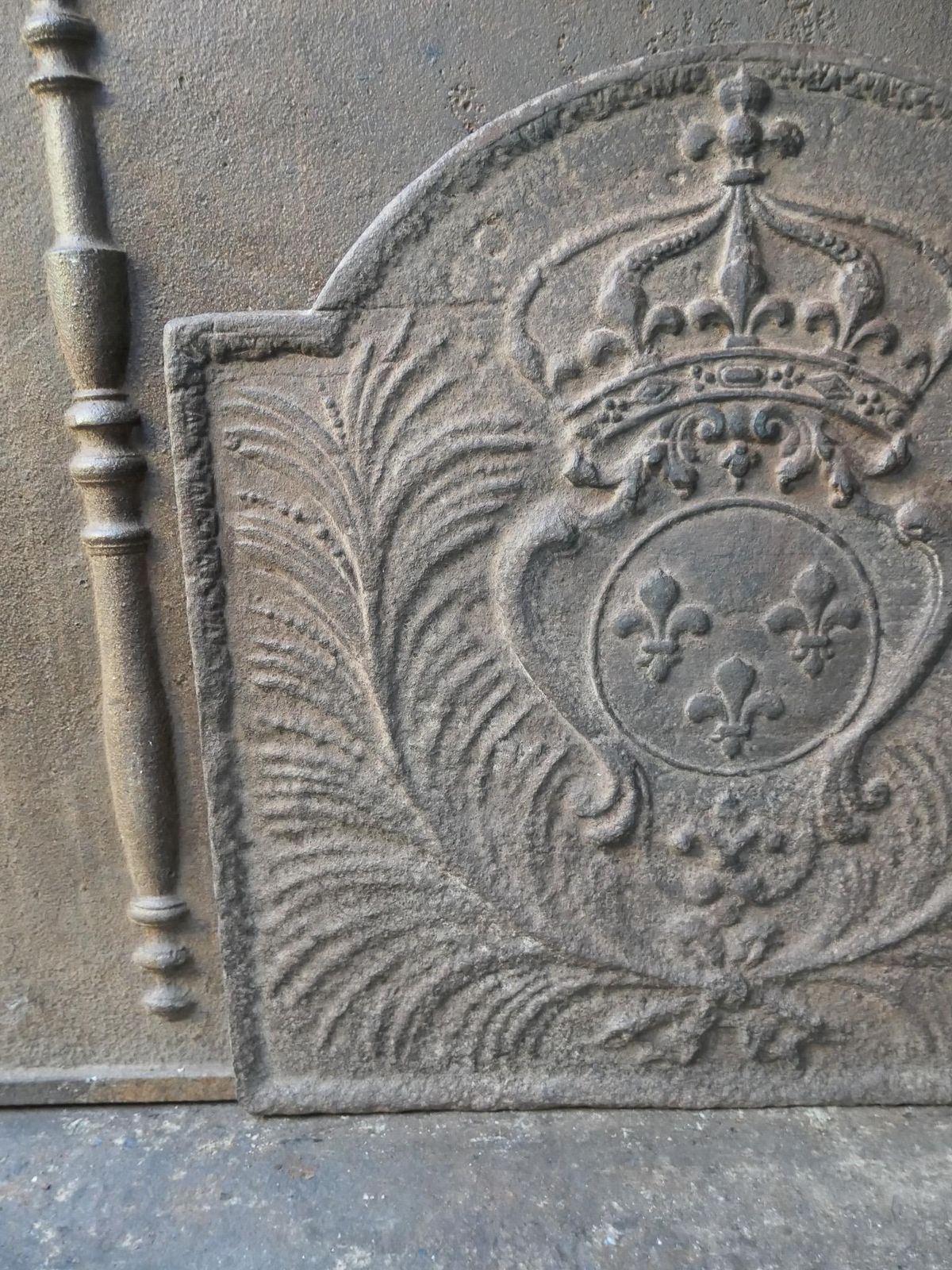 Home Fixtures 18th Century French Louis XV 'Arms Of France' Fireback / Backsplash photo