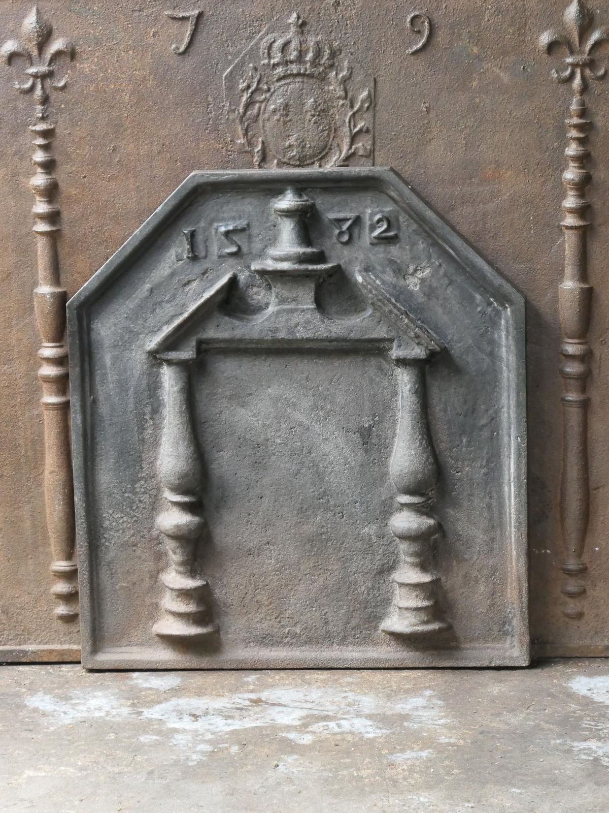 French Louis XIV Style 'Coat Of Arms' Fireback / Backsplash, 20th Century photo for sale