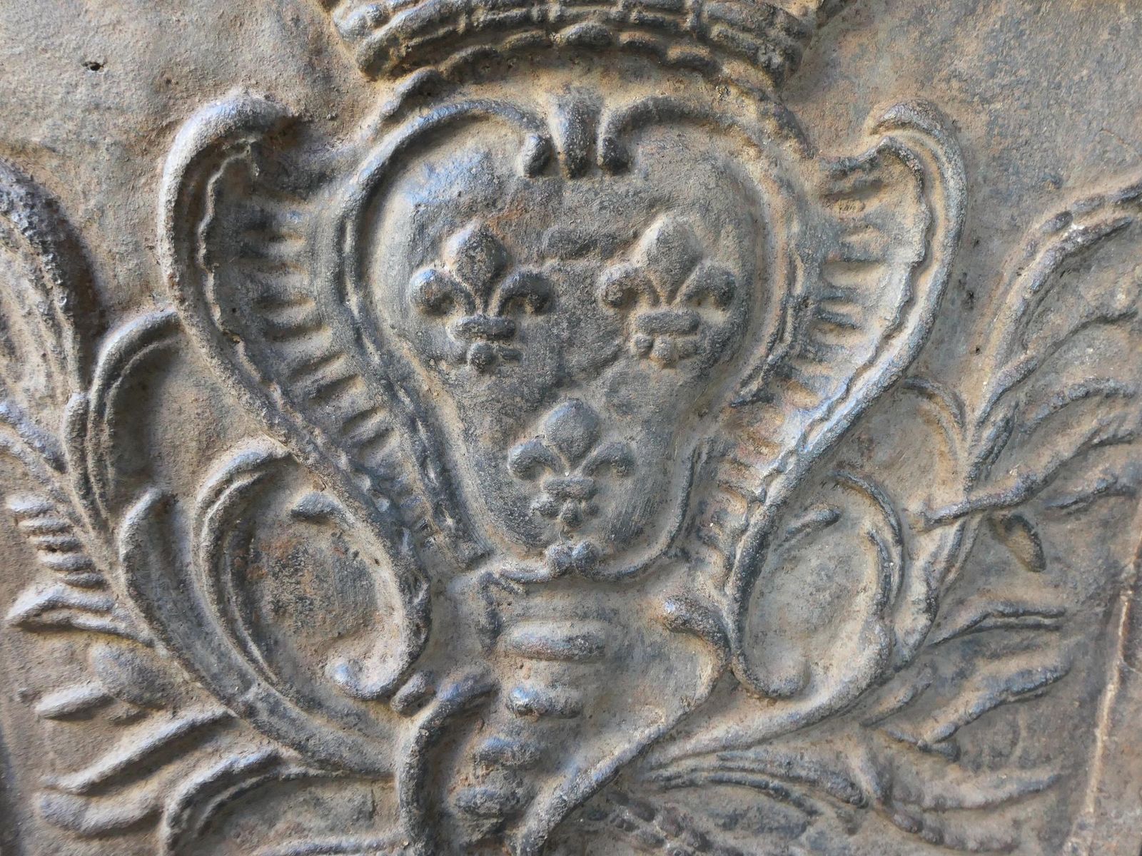 18th Century French Louis XV 'Arms Of France' Fireback / Backsplash photo vinterior