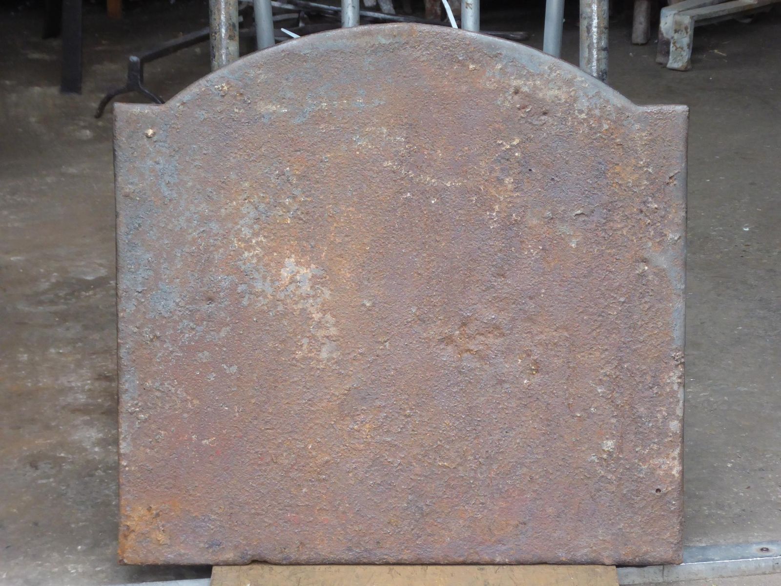 photo furniture 18th Century French Louis XV 'Cupid' Fireback / Backsplash
