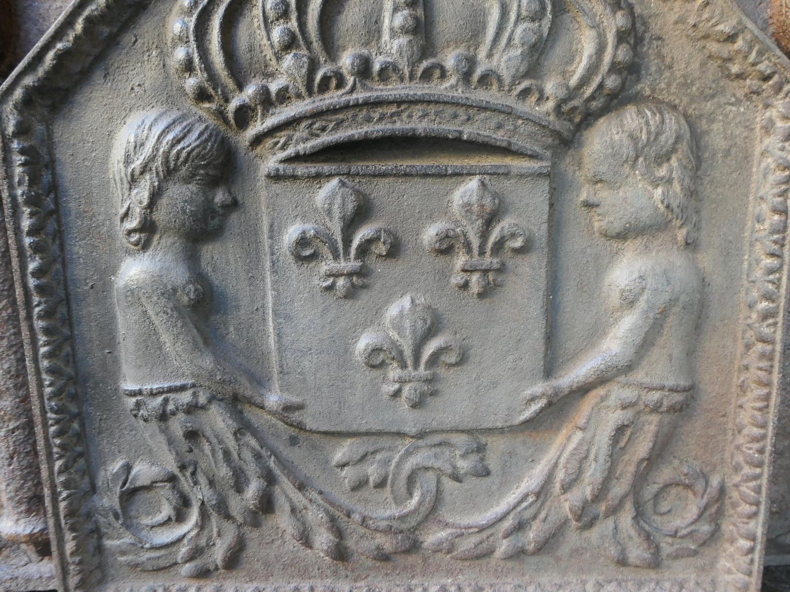 French Renaissance Style 'Arms Of France' Fireback / Backsplash photo vinterior
