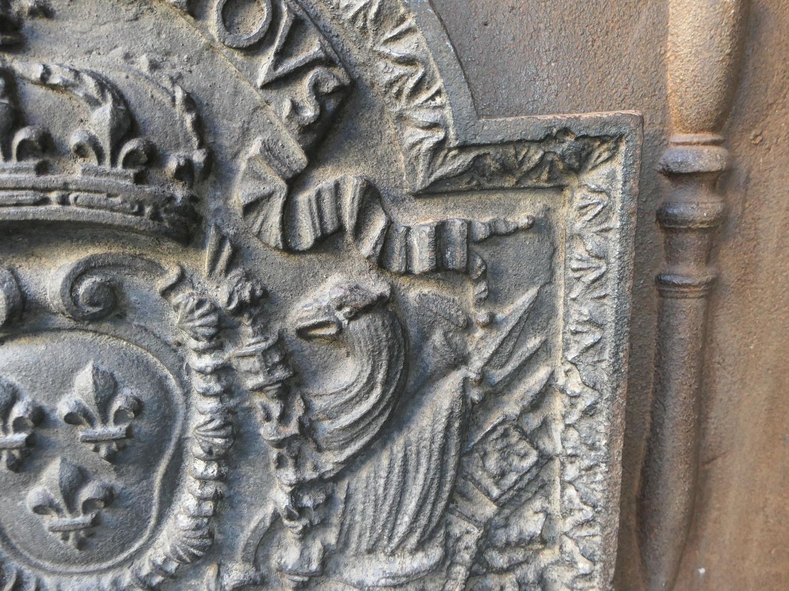 photo furniture Antique French Fireback / Backsplash With The Arms Of France, 18th Century