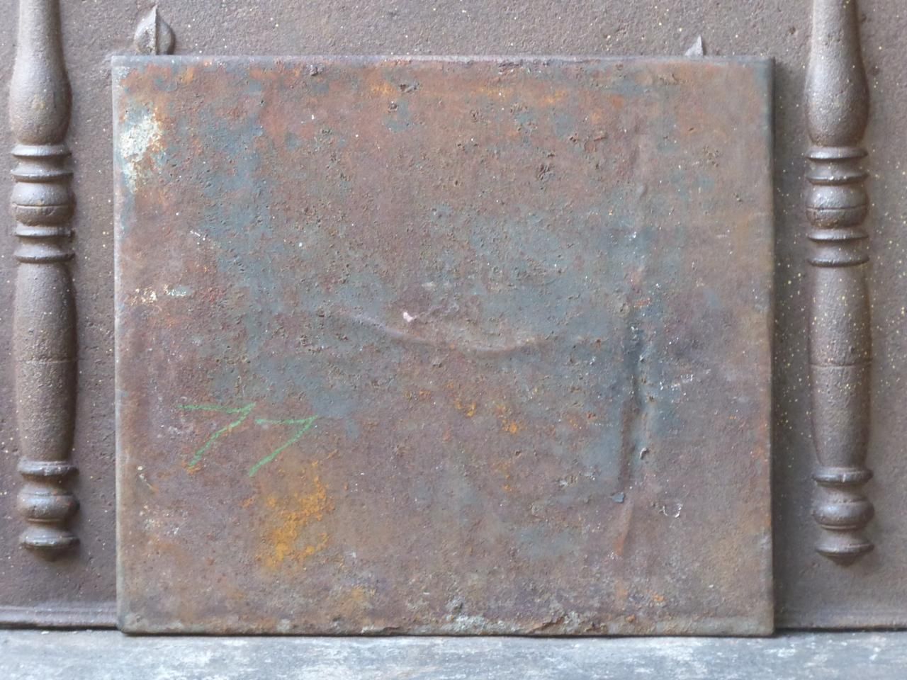 photo furniture 19th Century Neoclassical 'Pillars With Decoration' Fireback / Backsplash