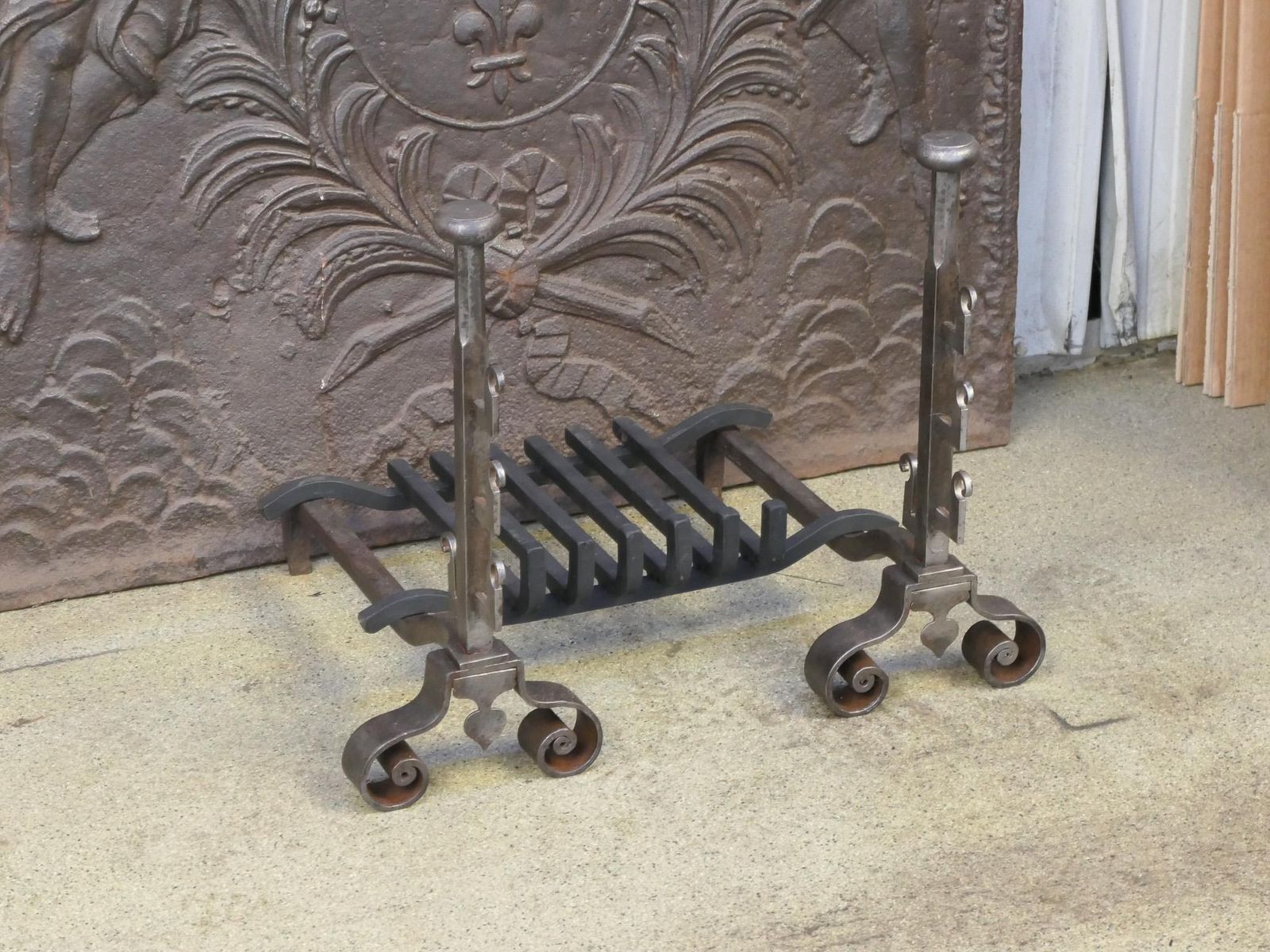 French Louis XV Period Fireplace Grate Or Fire Basket, 18th Century photo 661.0