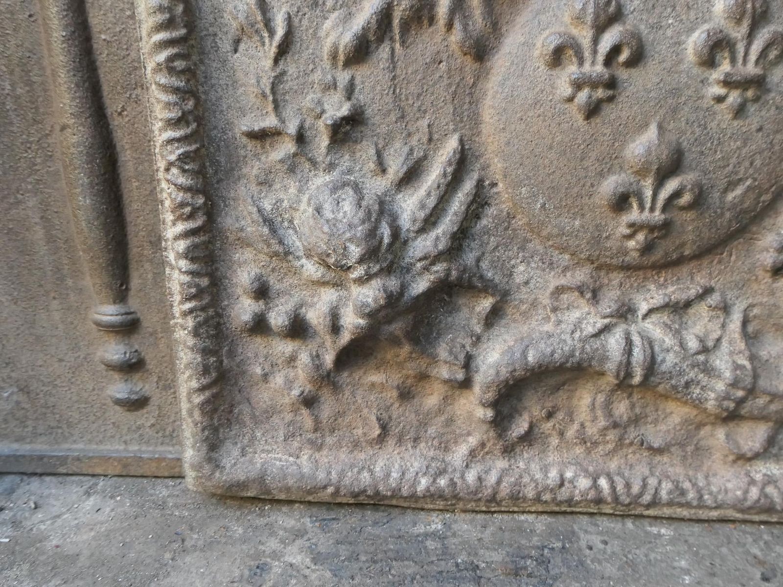 832.0 18th Century French Louis XV 'Arms Of France' Fireback / Backsplash photo