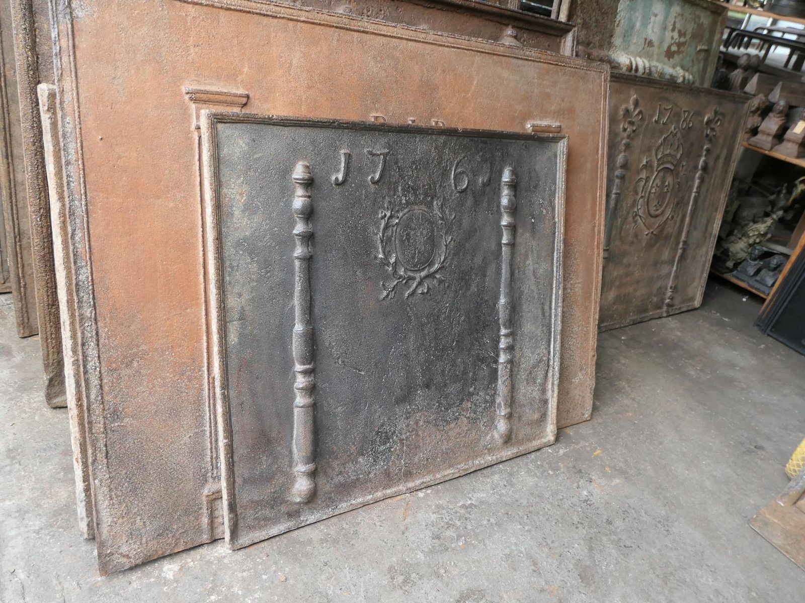 photo for sale French Louis XV 'Arms Of France' Fireback / Backsplash, 18th Century