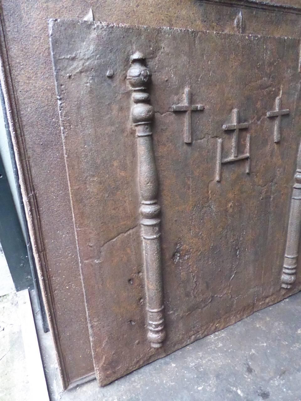 French 'Pillars With Crosses' Fireback / Backsplash, 18th Century photo 977.0
