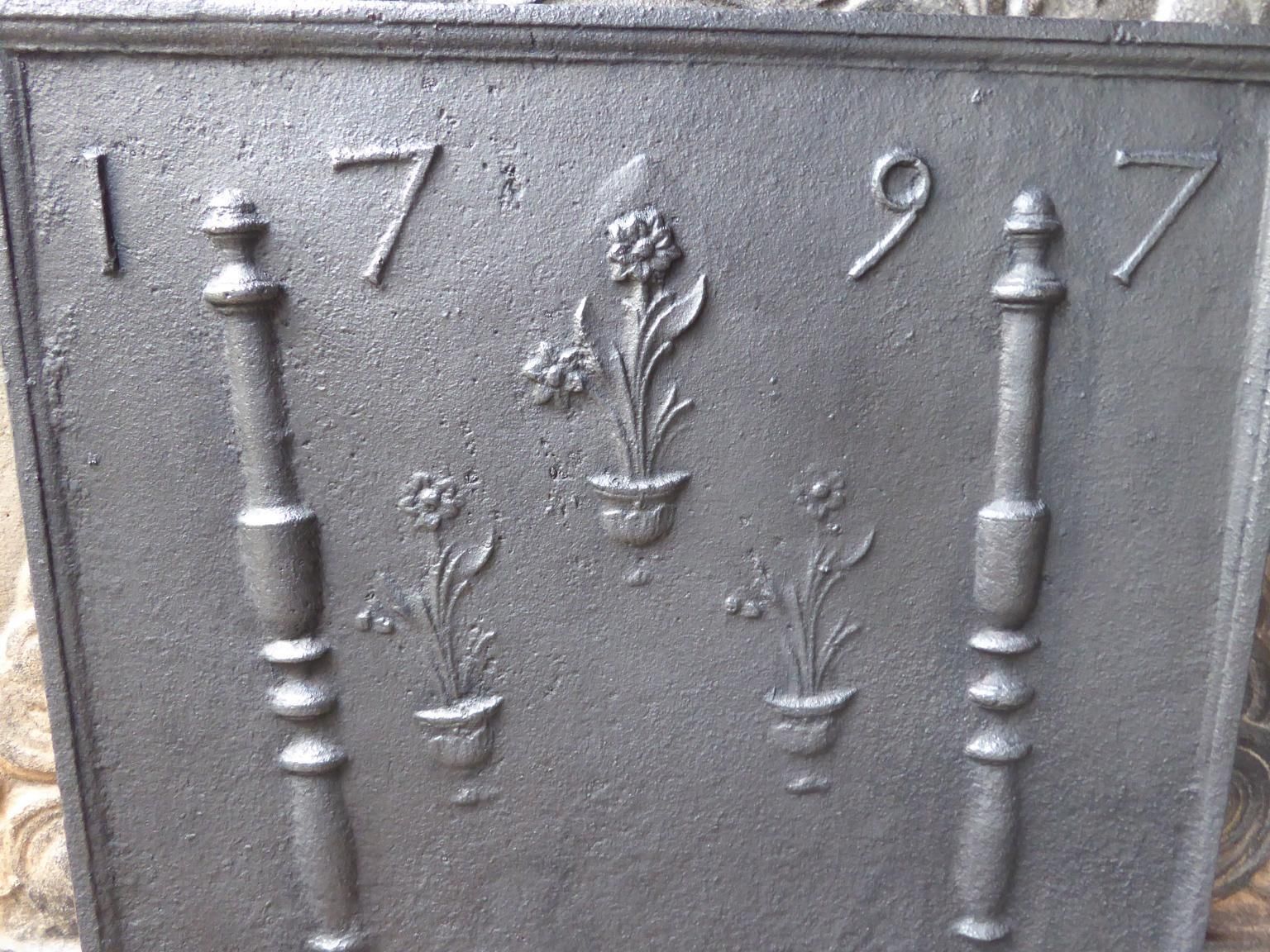18th Century French Fireback / Backsplash 'Pillars With Flower Vases' photo vinterior