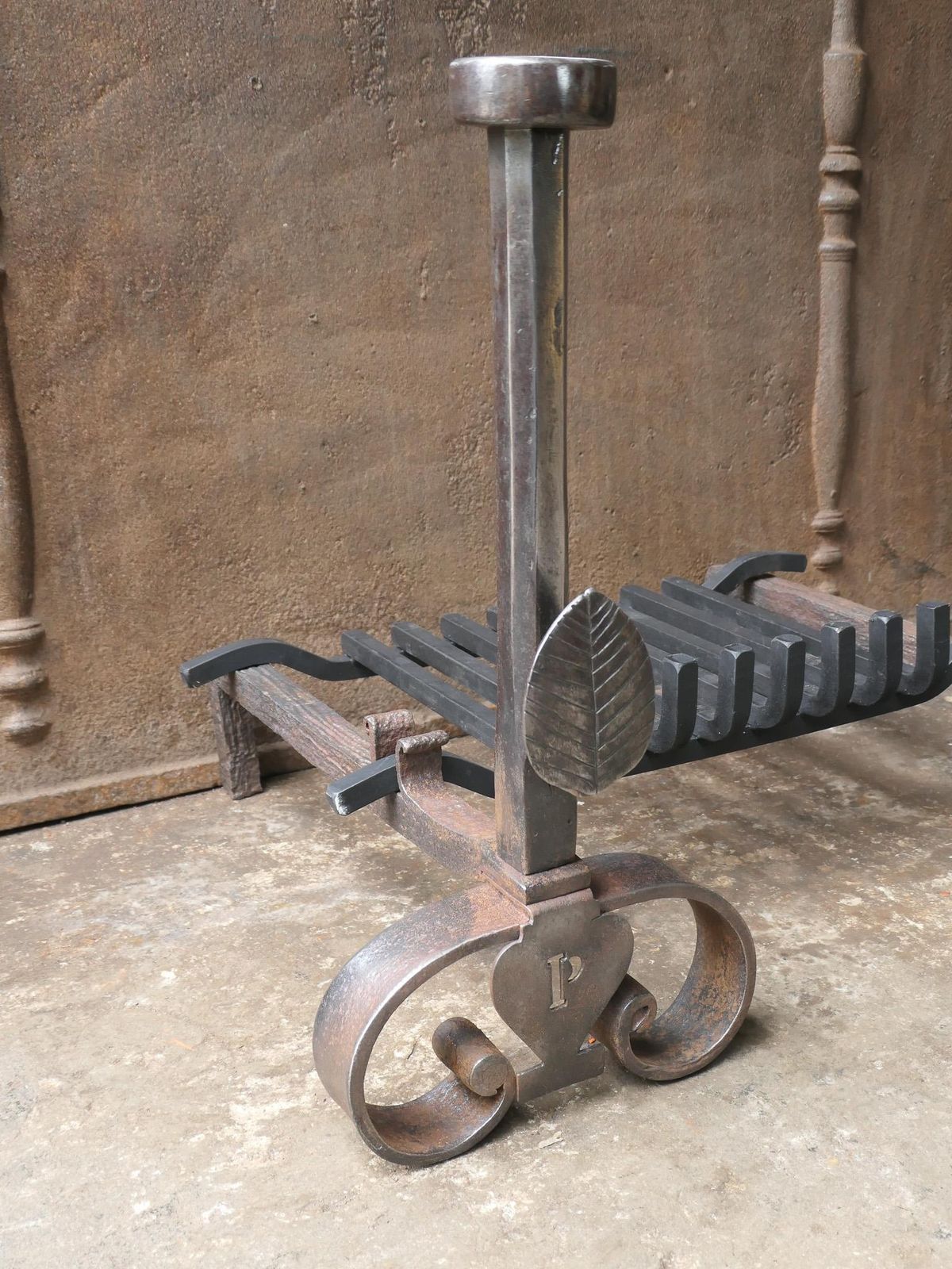 French Neoclassical  Period Fireplace Grate Or Fire Basket, 18th   19th Century photo vinterior