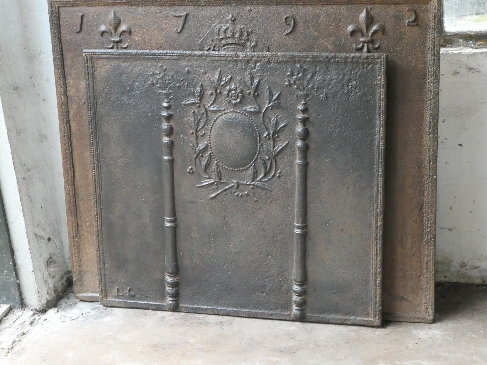 Beautiful Antique French Neoclassical Fireback / Backsplash, 18th   19th Century photo 1258.0
