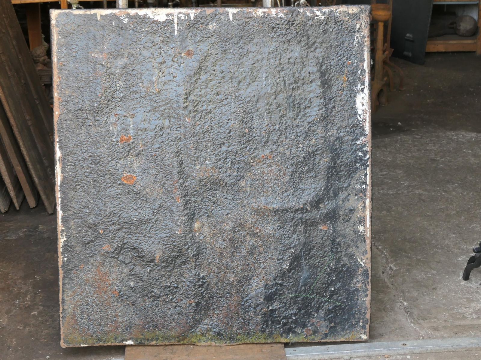 Home Fixtures 18th C. Louis XIV 'Pillars With Saint Andrew's Cross' Fireback / Backsplash photo