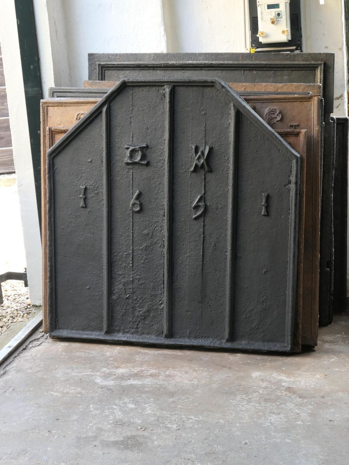 French Louis XIII Style 'Coat Of Arms' Fireback / Backsplash photo Home Fixtures