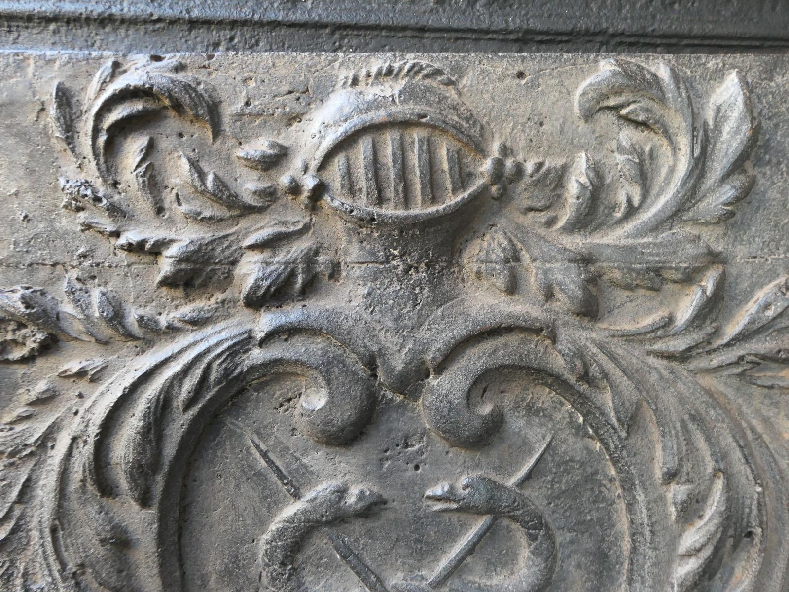 17th Century French Louis XIV 'Coat Of Arms' Fireback / Backsplash photo 2111.0