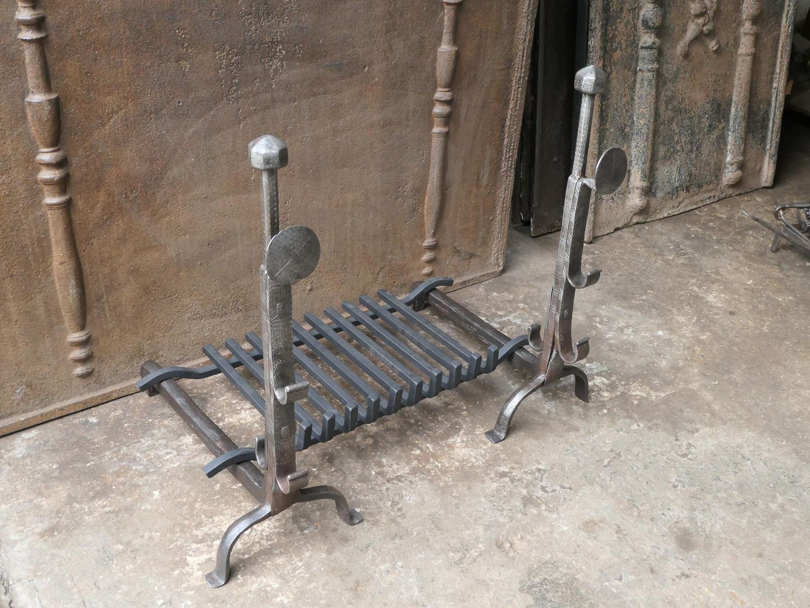 French Louis XIII Period Fireplace Grate Or Fire Basket, 17th Century photo vinterior