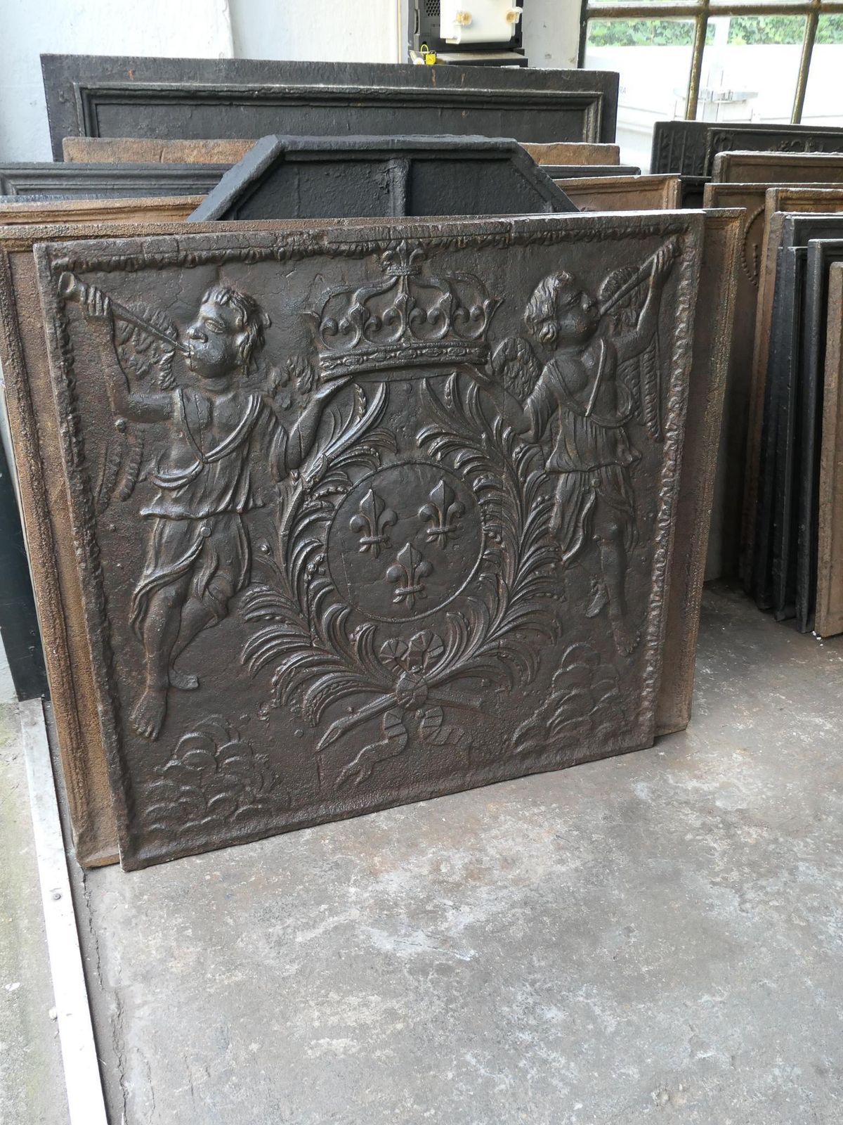 Antique French Louis XV Arms Of France Fireback / Backsplash, 18th Century photo vinterior