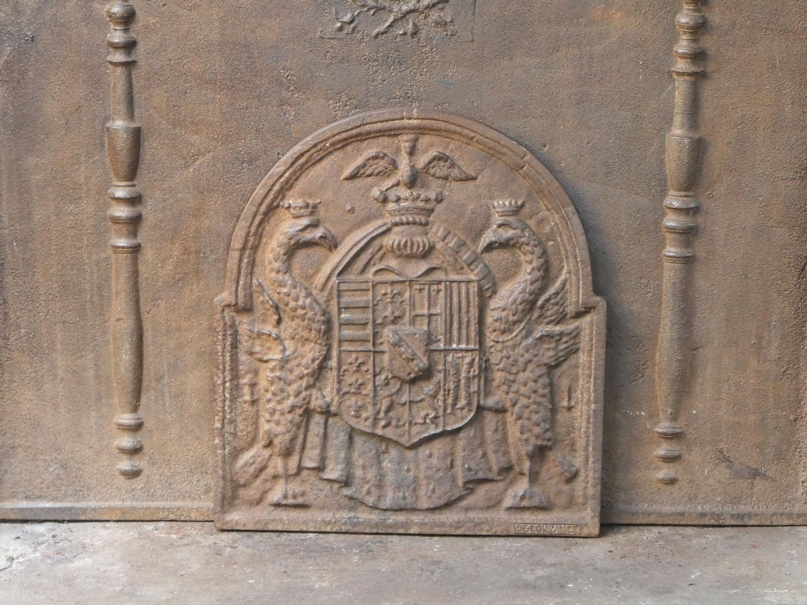 French Renaissance Style 'Coat Of Arms' Fireback / Backsplash, 20th Century photo 337.0