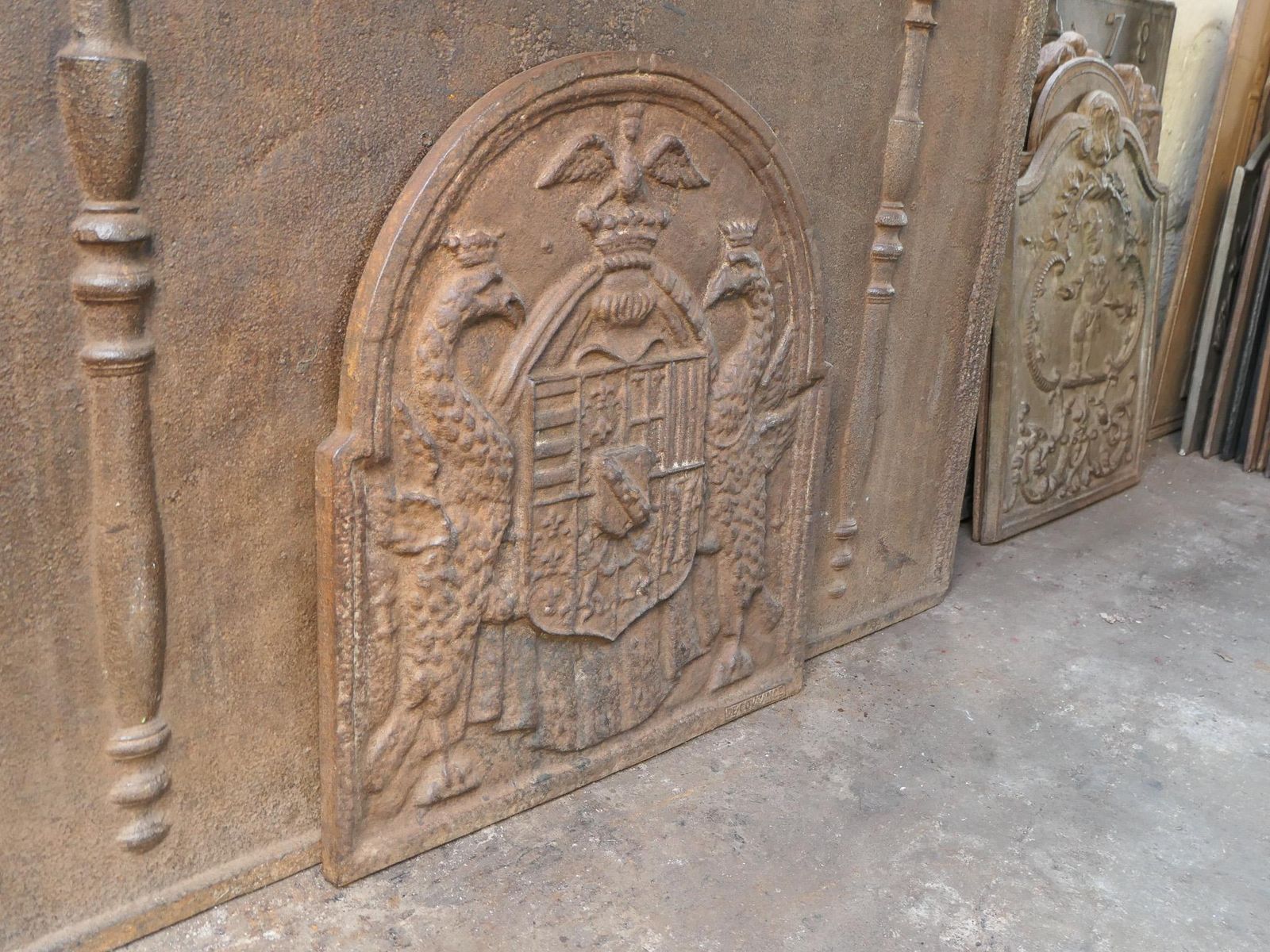 337.0 French Renaissance Style 'Coat Of Arms' Fireback / Backsplash, 20th Century photo