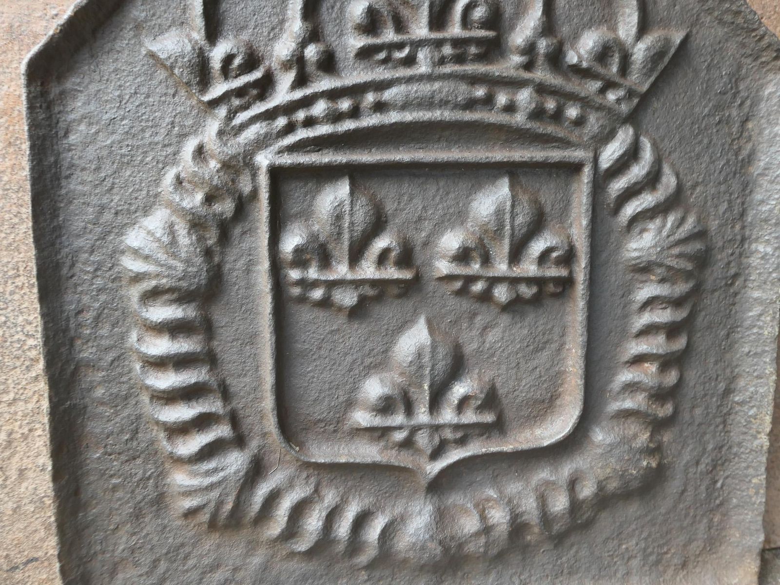 photo for sale French Louis XIV Style 'Arms Of France' Fireback / Backsplash