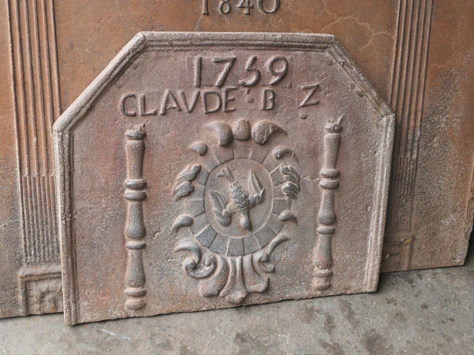 18th Century French Louis XIV 'Coat Of Arms' Fireback / Backsplash photo vinterior