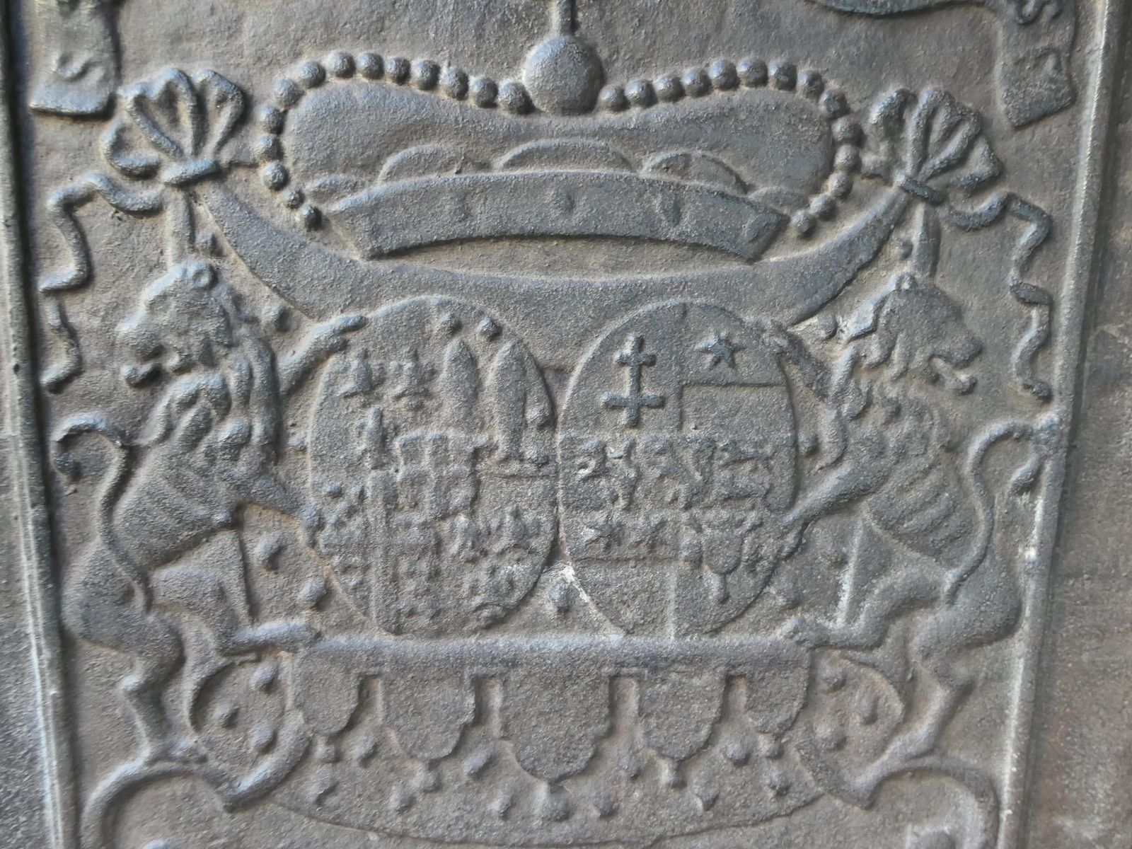 Home Fixtures German Louis XIV Style Coat Of Arms Fireback / Backsplash, 20th Century photo