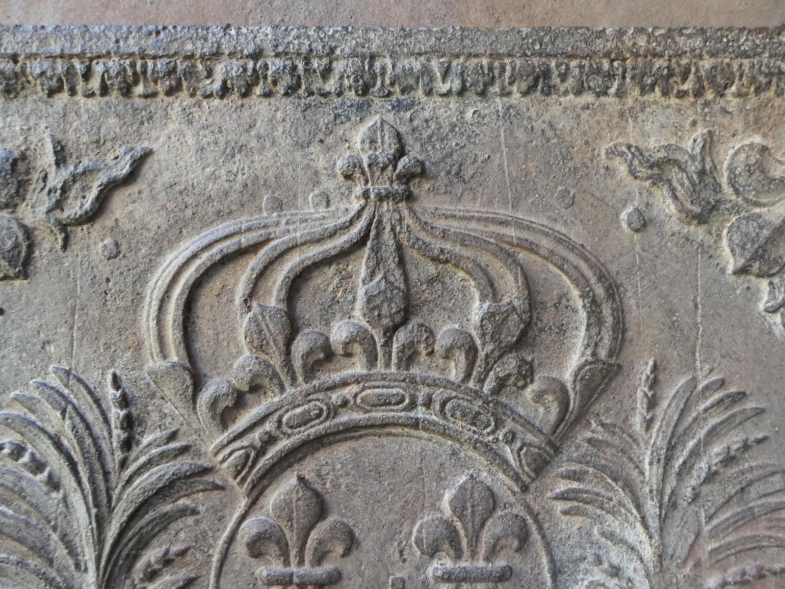 photo for sale 17th 18th Century French Louis XIV 'Arms Of France' Fireback / Backsplash