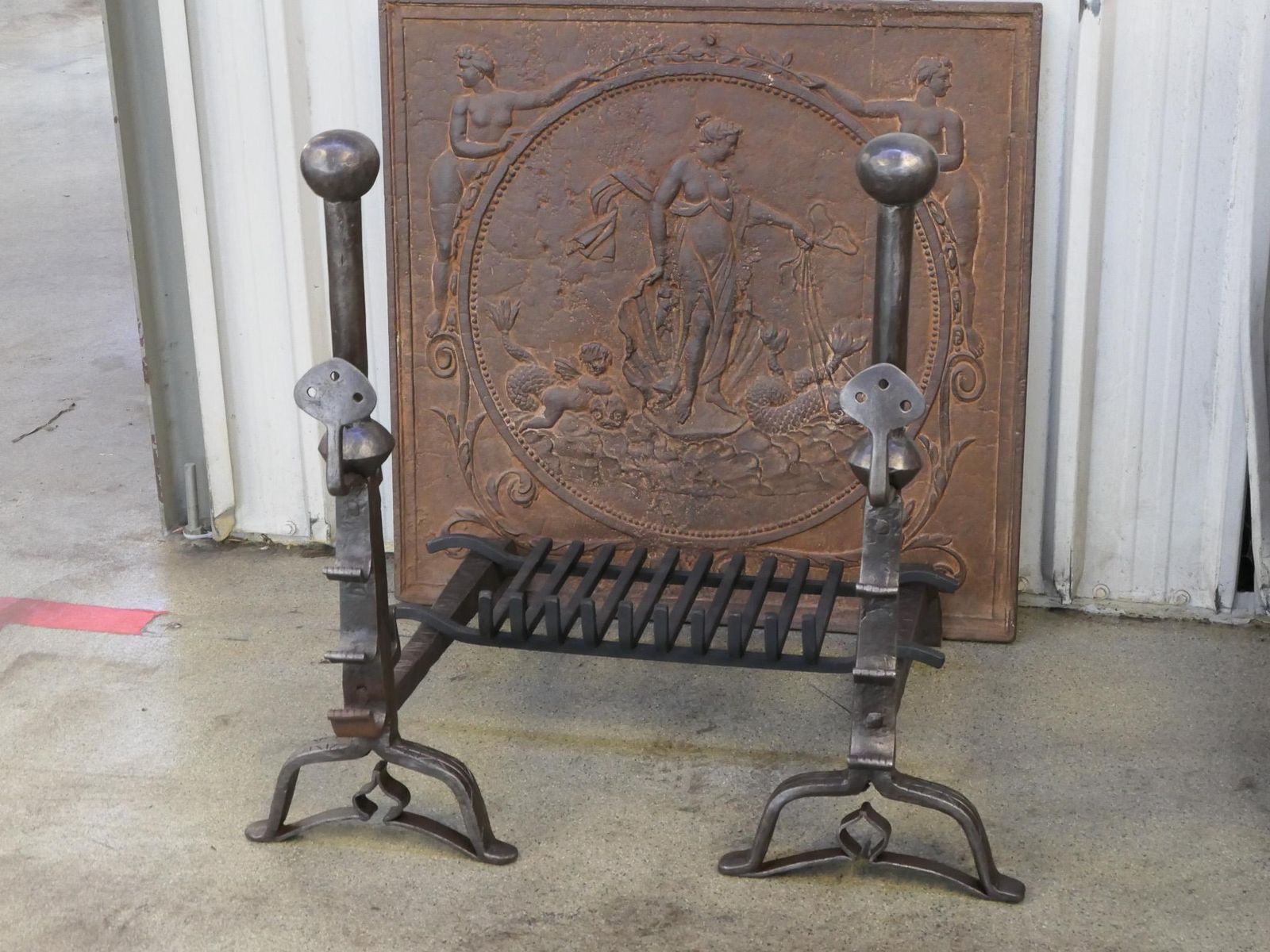 Large French Louis XIII Period Fireplace Grate Or Fire Basket, 17th Century photo vinterior