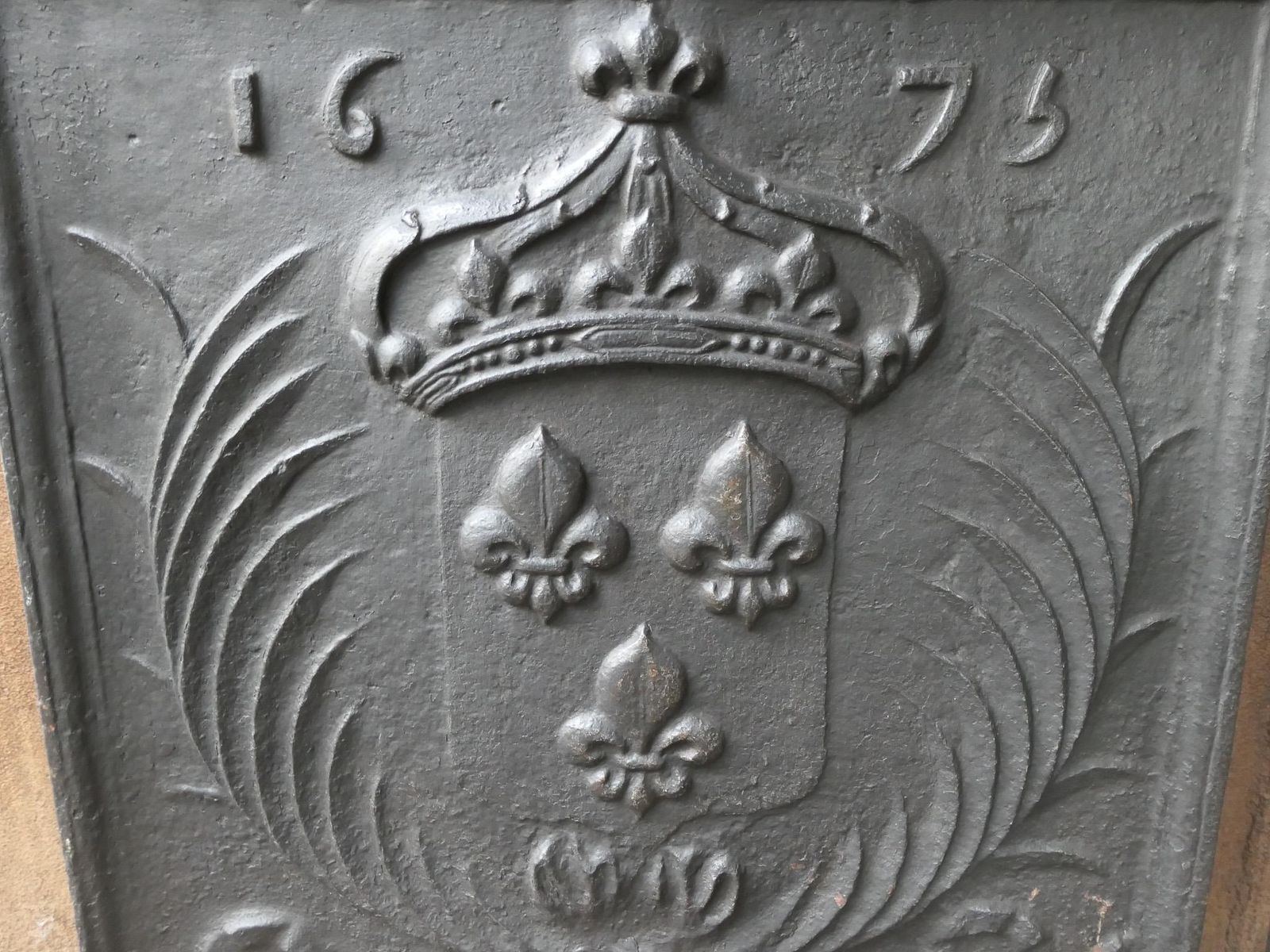 photo for sale 17th Century French Louis XIV 'Arms Of France' Fireback / Backsplash