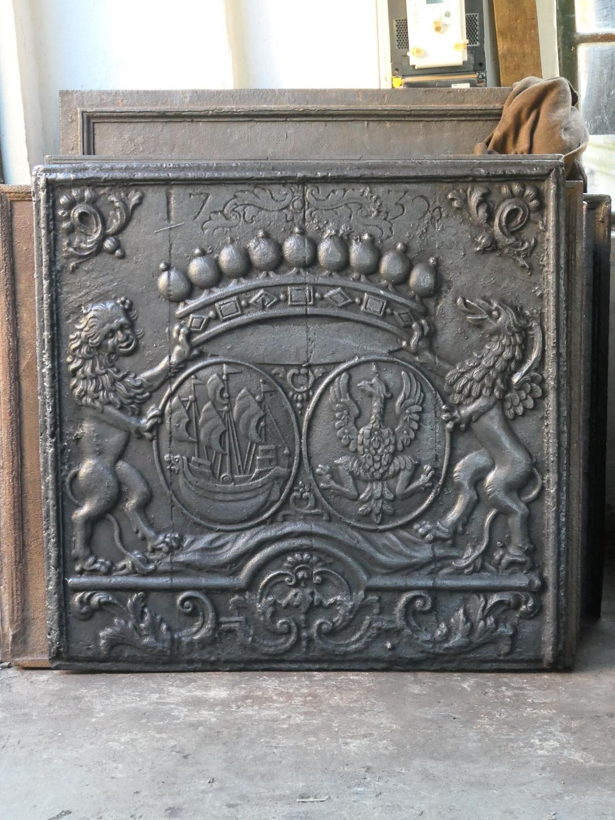 Large 18th Century French Louis XIV 'Coat Of Arms' Fireback / Backsplash photo furniture