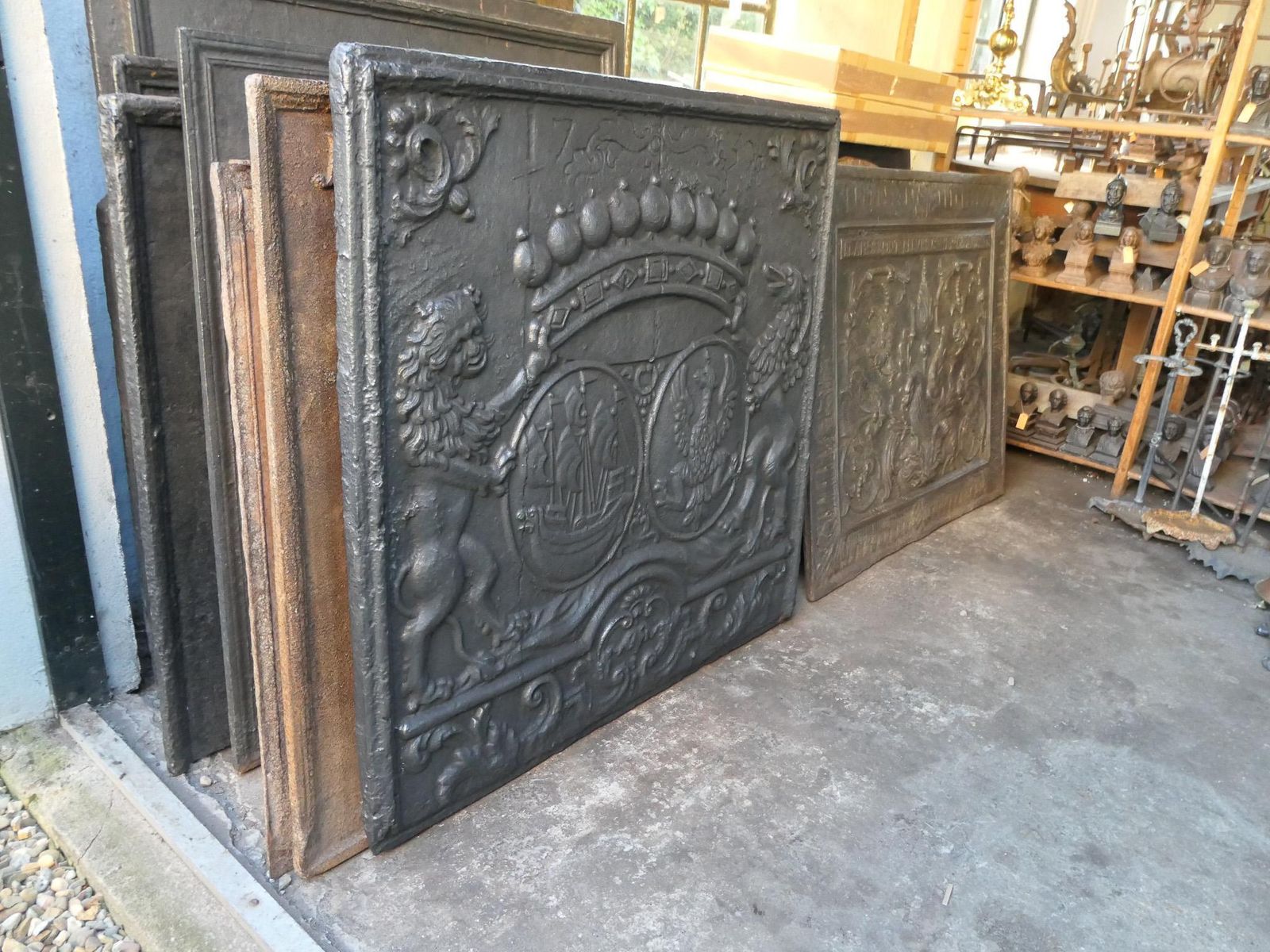 Large 18th Century French Louis XIV 'Coat Of Arms' Fireback / Backsplash photo vintage