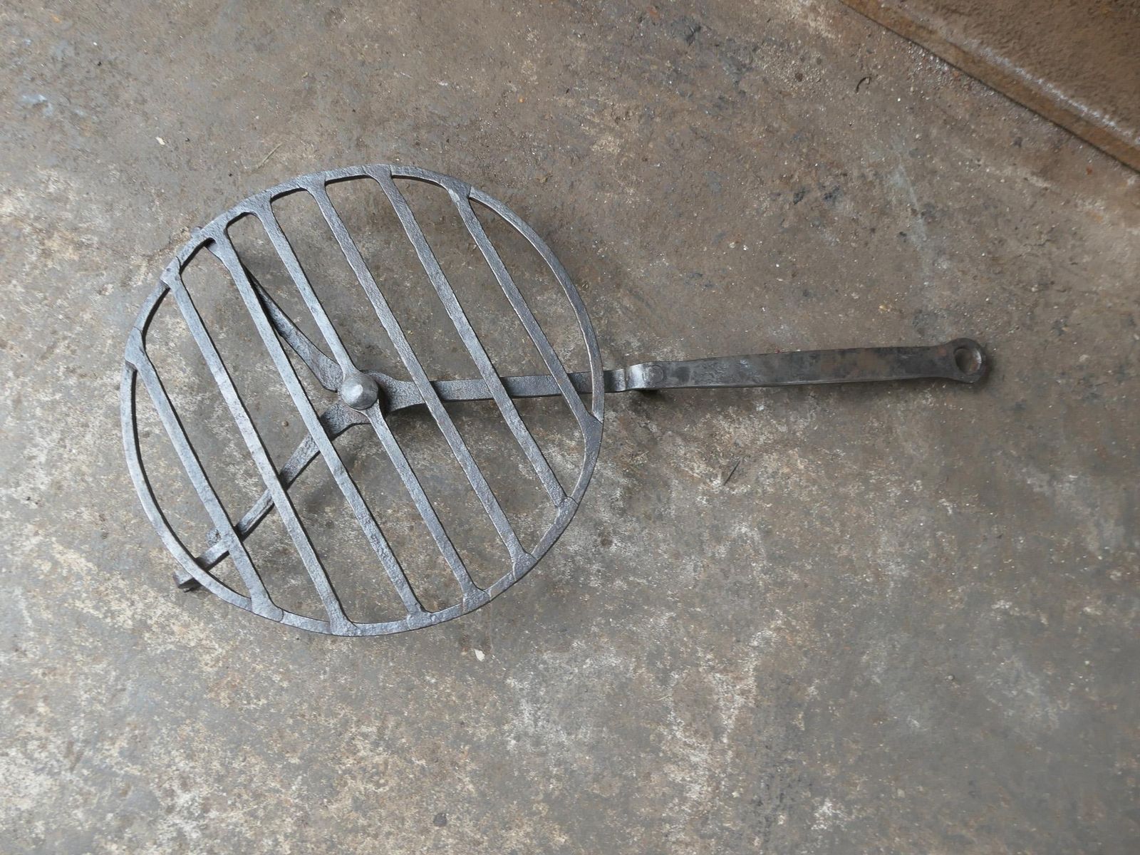 Hand Forged 17th Century French Louis XIV Period Rotating Gridiron photo vinterior