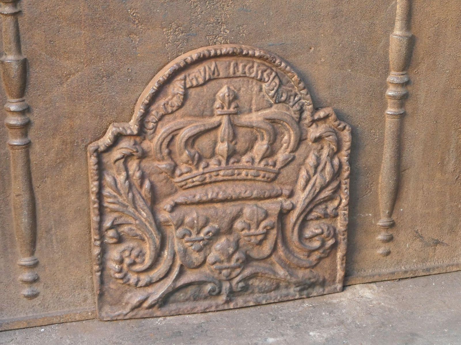 French Napoleon III Style 'Arms Of France' Fireback / Backsplash, 20th Century photo vinterior