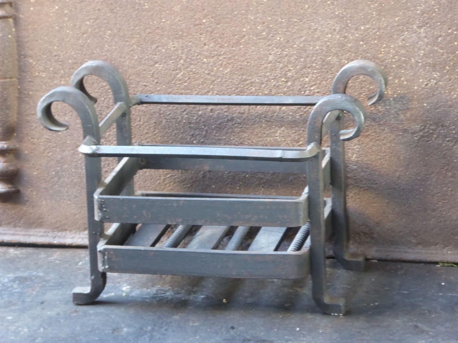 English Victorian Style Fireplace Grate Or Fire Basket, 20th Century photo for sale