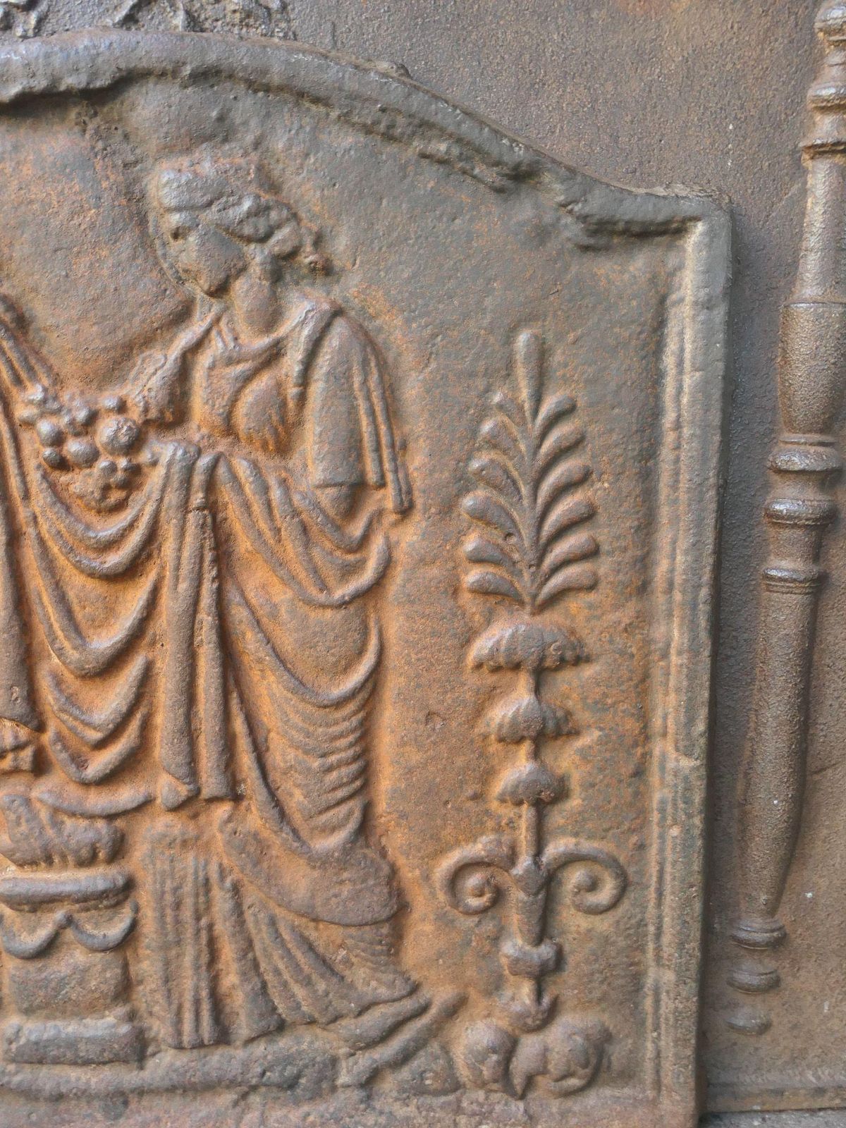 French 'Vestal Virgin' Fireback / Backsplash, 20th Century photo vinterior