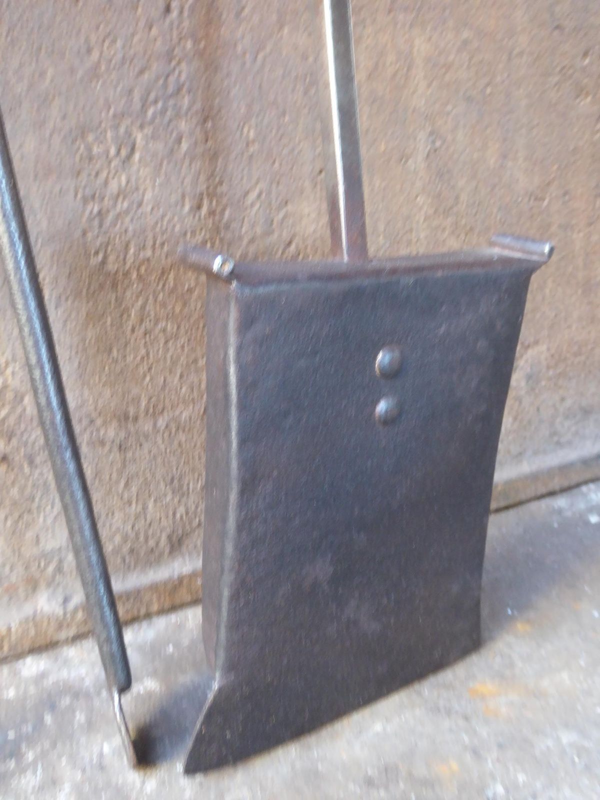 photo vinterior Large French Wrought Iron Fireplace Tools Or Fire Tools, 17th 18th Century
