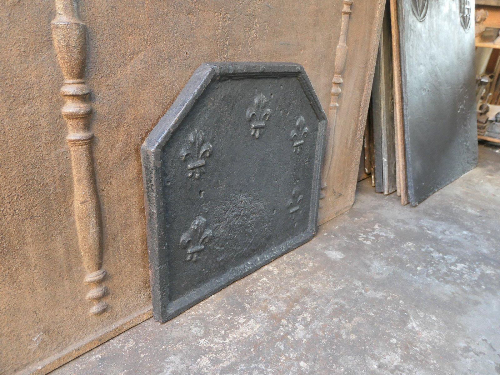 photo furniture Early 18th Century French Louis XIV Fireback / Backsplash With Fleurs De Lys