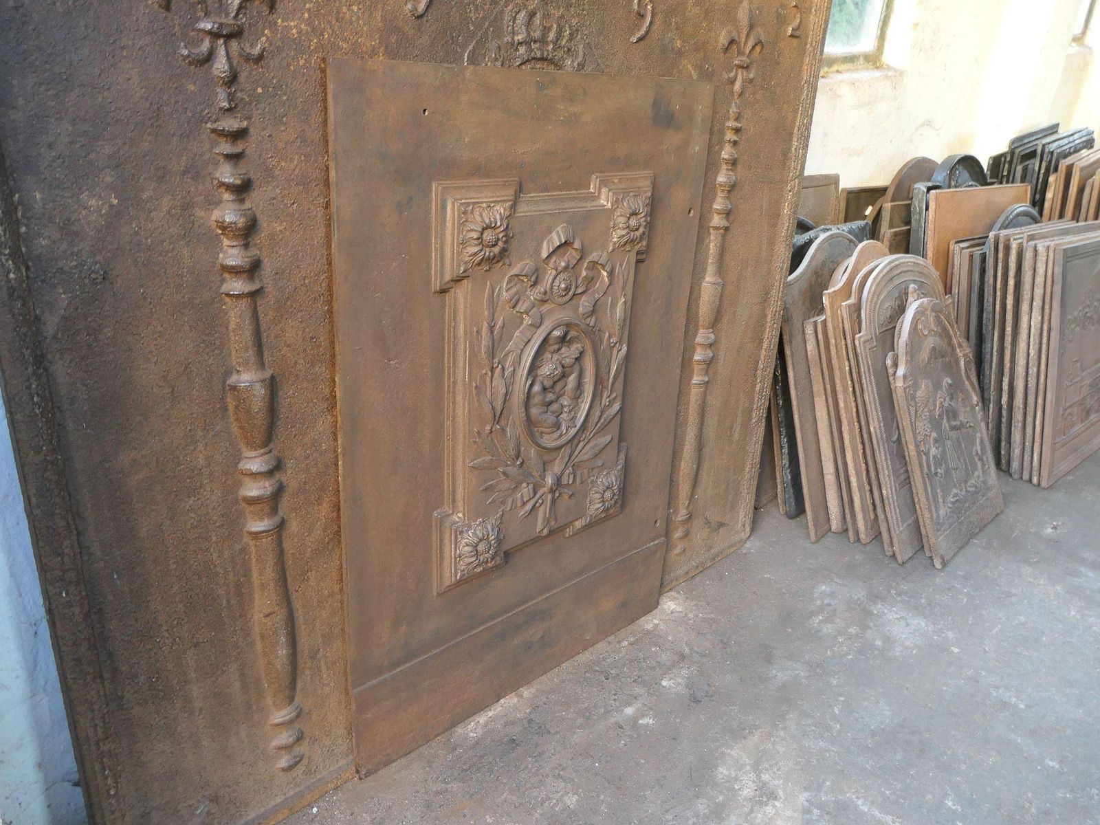 photo furniture Belgian Victorian 'Cupids' Fireback / Backsplash, Early 20th Century